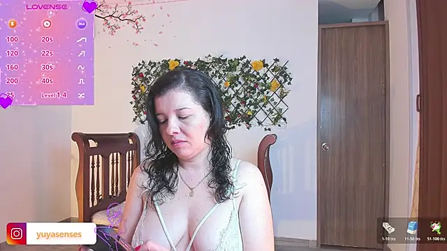 yuya ss online show from November 11, 2025, 2:06 pm