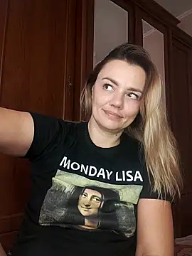 KrissSexi online show from September 19, 2025, 5:53 am