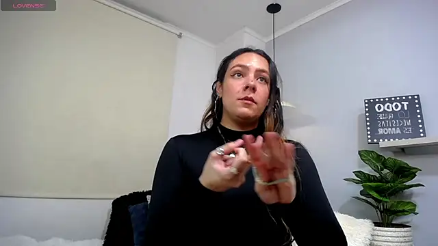 Bianca     online show from June 4, 2026, 11:22 pm