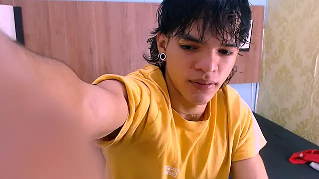 AlbertBernal69 online show from February 10, 2025, 2:19 am