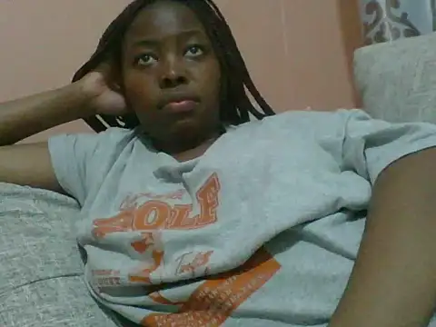 Snapshot of Neith chatting on October 19, 2025, 7:47 pm Neith online show from October 19, 2025, 7:47 pm