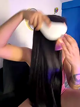 Snapshot of Lolitah__69 chatting on October 15, 2025, 12:33 am Lolitah 69 online show from October 15, 2025, 12:33 am