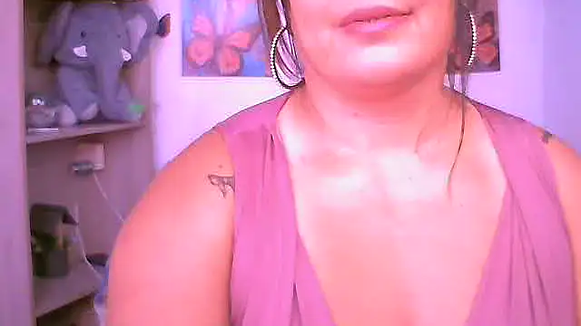 ChiaraFioree online show from May 4, 2026, 6:59 pm