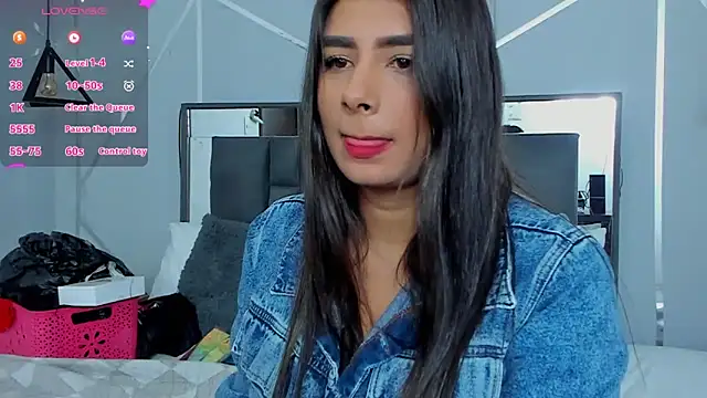 ZiaCalifa online show from December 18, 2024, 12:07 pm