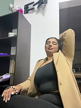 ZiaCalifa online show from January 6, 2025, 12:24 pm