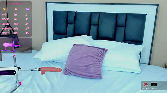 ZiaCalifa online show from September 14, 2025, 11:42 am