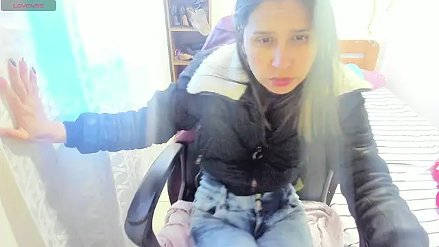 Snapshot of lauren_ashlee chatting on October 28, 2025, 2:20 pm lauren ashlee online show from October 28, 2025, 2:20 pm