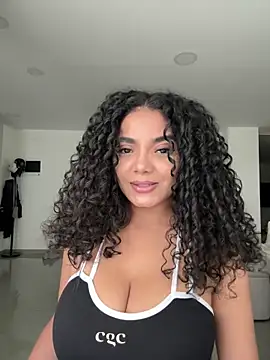 Mariecurl online show from May 5, 2026, 9:23 pm