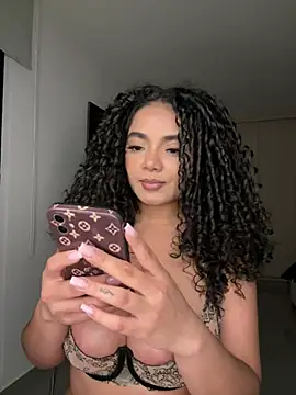 Mariecurl online show from June 16, 2026, 11:40 pm