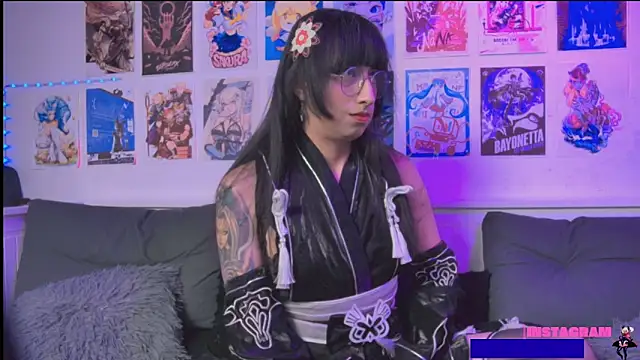 snowblack  online show from May 8, 2026, 4:34 pm