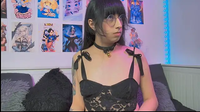 snowblack  online show from June 20, 2026, 3:48 pm