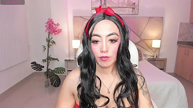 kim thompson 1 online show from December 1, 2025, 11:04 am