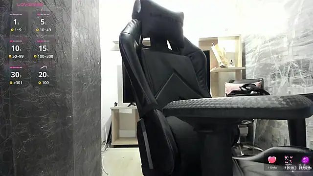 LunaBaker-1 online show from December 19, 2025, 8:49 pm