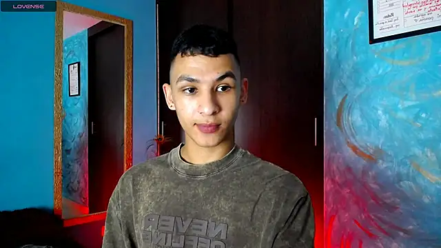 Snapshot of liuscast22 chatting on December 10, 2024, 2:28 pm liuscast22 online show from December 10, 2024, 2:28 pm