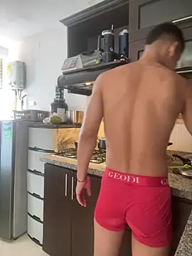 Snapshot of liuscast22 chatting on February 19, 2025, 7:27 pm liuscast22 online show from February 19, 2025, 7:27 pm