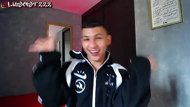 Snapshot of liuscast22 chatting on March 14, 2025, 2:52 pm liuscast22 online show from March 14, 2025, 2:52 pm