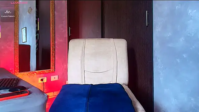 Snapshot of liuscast22 chatting on September 28, 2025, 2:44 pm liuscast22 online show from September 28, 2025, 2:44 pm