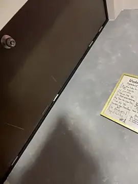 Snapshot of liuscast22 chatting on November 6, 2025, 9:54 am liuscast22 online show from November 6, 2025, 9:54 am