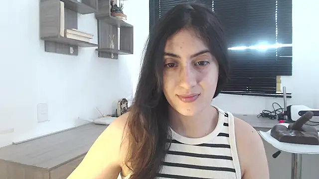 Snapshot of MIYESSI chatting on September 24, 2025, 7:50 pm MIYESSI online show from September 24, 2025, 7:50 pm