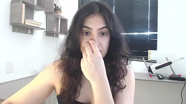 Snapshot of MIYESSI chatting on October 2, 2025, 4:58 pm MIYESSI online show from October 2, 2025, 4:58 pm