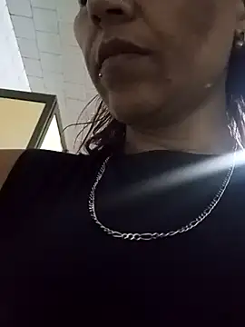 Snapshot of KaiicyQuuen chatting on October 27, 2025, 12:42 pm KaiicyQuuen online show from October 27, 2025, 12:42 pm