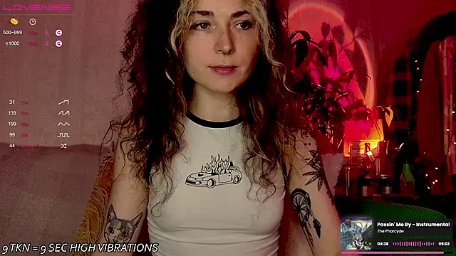 IttyKitty online show from September 13, 2025, 9:03 pm