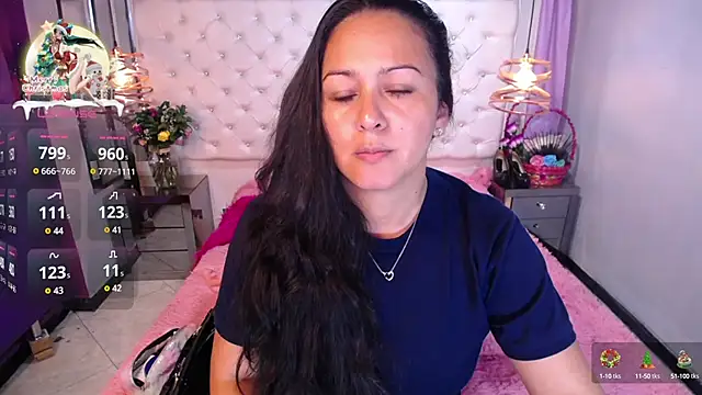 Georgina-Musk online show from December 13, 2024, 7:43 pm