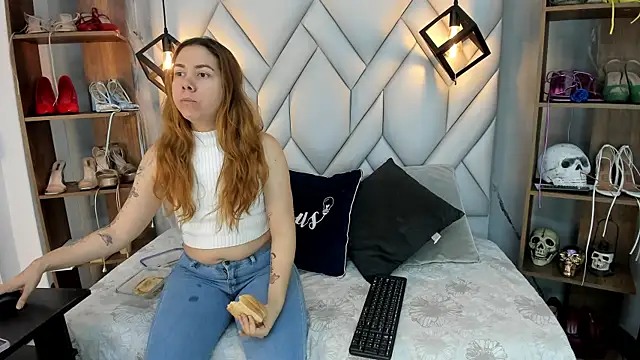 Snapshot of SakuraLee_ chatting on January 23, 2025, 1:35 pm SakuraLee online show from January 23, 2025, 1:35 pm