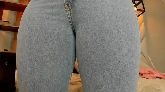 Snapshot of SakuraLee_ chatting on February 11, 2025, 7:48 pm SakuraLee online show from February 11, 2025, 7:48 pm