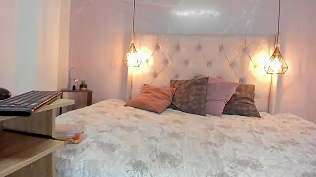 Snapshot of SakuraLee_ chatting on September 9, 2025, 1:43 pm SakuraLee online show from September 9, 2025, 1:43 pm