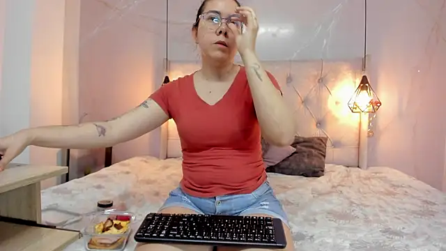 Snapshot of SakuraLee_ chatting on September 23, 2025, 1:58 pm SakuraLee online show from September 23, 2025, 1:58 pm