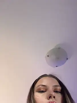 Snapshot of KittyKatyDream chatting on February 1, 2025, 2:13 pm KittyKatyDream online show from February 1, 2025, 2:13 pm