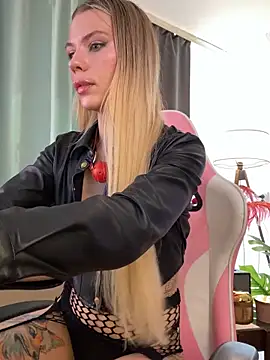 KittyKatyDream online show from May 15, 2026, 1:07 pm