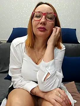 Snapshot of LybovNTV chatting on October 17, 2025, 2:37 am LybovNTV online show from October 17, 2025, 2:37 am