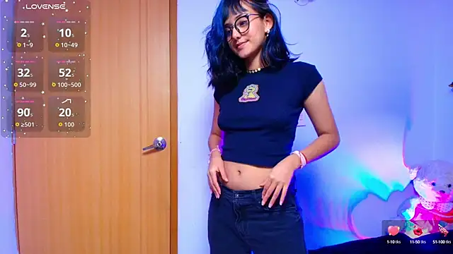 tati cardenas online show from September 19, 2025, 3:52 am