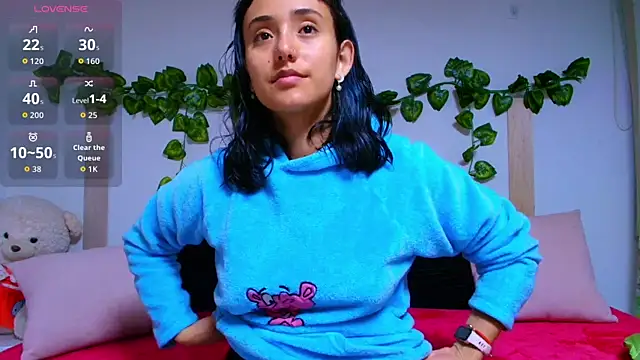 tati cardenas online show from October 17, 2025, 4:59 am