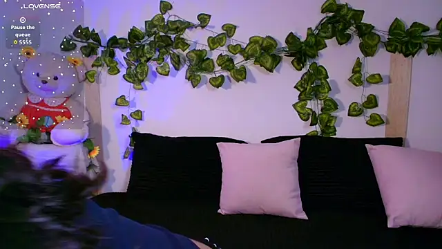 tati cardenas online show from February 7, 2026, 5:00 am