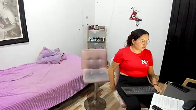  girls on fire  online show from March 27, 2026, 10:42 pm