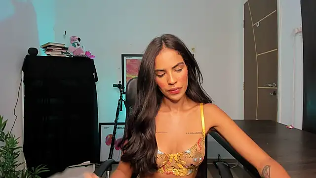 camille-rose online show from June 24, 2026, 7:57 pm