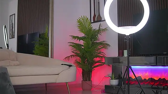 Abbela White online show from July 4, 2026, 5:35 am