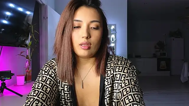 lily  foster online show from March 20, 2025, 7:04 pm