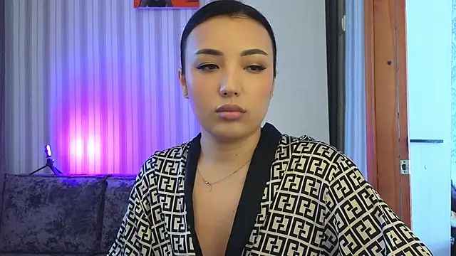 lily  foster online show from September 23, 2025, 6:27 am