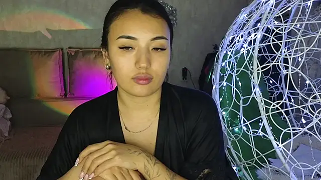 lily  foster online show from November 18, 2025, 8:57 pm