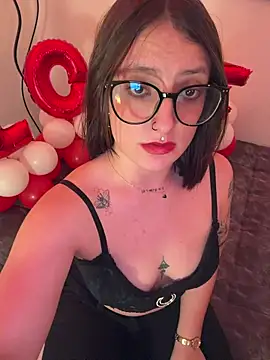 Megan lu2 online show from February 15, 2026, 5:48 am