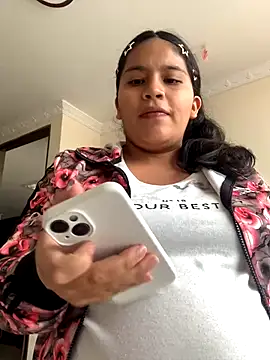 moncerrat luna online show from October 8, 2025, 9:12 pm