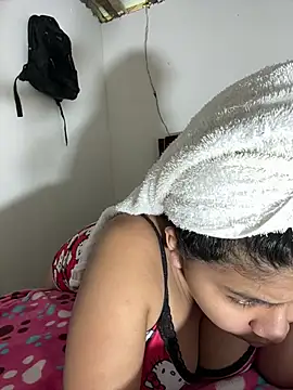 moncerrat luna online show from February 10, 2026, 6:34 pm