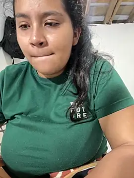 Snapshot of moncerrat_luna chatting on April 2, 2026, 12:41 am moncerrat luna online show from April 2, 2026, 12:41 am