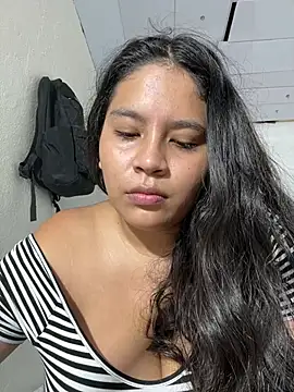 Snapshot of moncerrat_luna chatting on April 10, 2026, 9:30 pm moncerrat luna online show from April 10, 2026, 9:30 pm