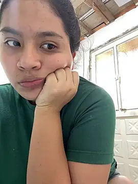 Snapshot of moncerrat_luna chatting on May 1, 2026, 9:19 pm moncerrat luna online show from May 1, 2026, 9:19 pm