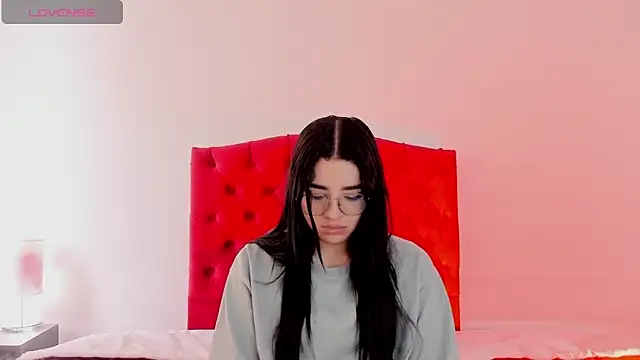 Snapshot of aliice_walker_ chatting on December 20, 2024, 6:35 pm aliice walker  online show from December 20, 2024, 6:35 pm